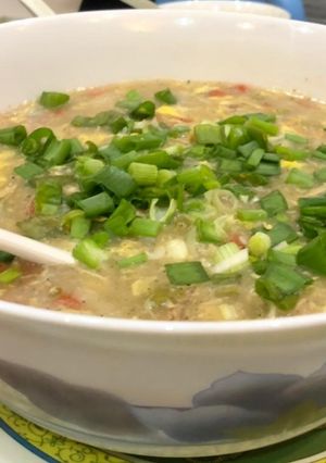 A picture of Hot 'n sour soup.
