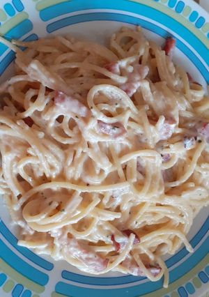 Sajtos - baconös tészta recept fotója