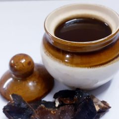 A picture of Tamarind chutney.