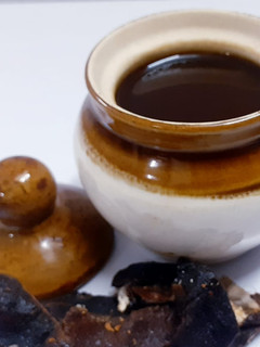 A picture of Tamarind chutney.