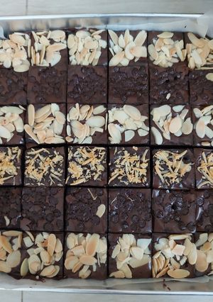 Foto resep Simple Fudgy Brownies oven tangkring
