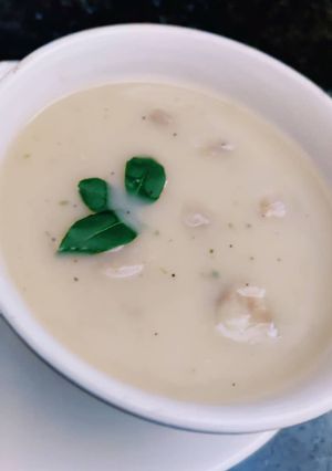 A picture of Mushroom Creamy Soup.