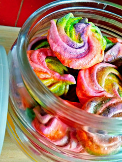 Foto resep Rainbow Meringue (Candy Cookies)