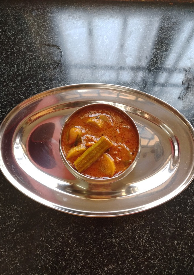 மாங்காய்,முருங்கைக்காய்,முள்ளங்கி,வத்தக் குழம்பு(காரக் குழம்பு)( செய்முறை முக்கிய புகைப்படம்