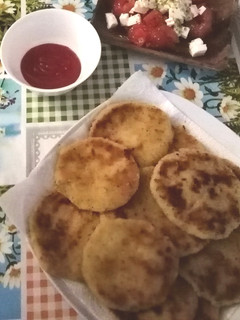 Una foto de Tortitas de patatas y queso