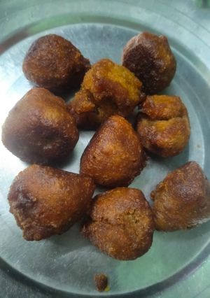 मीठे पुए (meethe puye recipe in Hindi) रेसिपी मुख्य फोटो