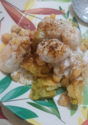 A picture of Samosay ki chaat.
