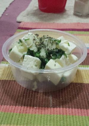 Una foto de Mantequilla con ajo y especias