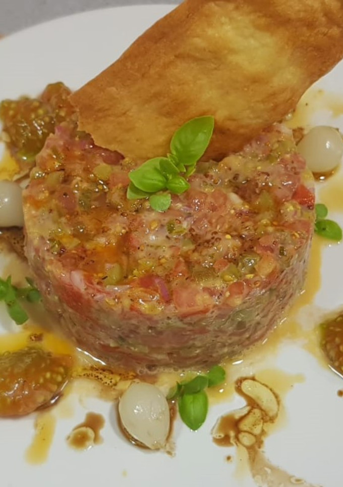 Una foto de Steak Tartar de Tomate