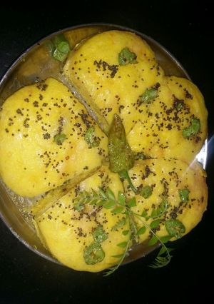 A picture of Nylon khaman.