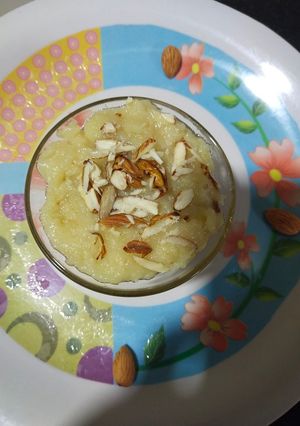A picture of Aloo ka Halwa.
