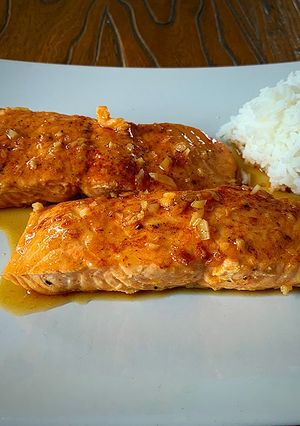 A picture of Salmon with Soy, Honey, and Lemon.
