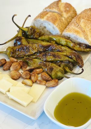 A picture of Italian Roasted Long Hots and Garlic.