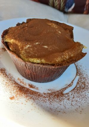 Foto di Tiramisù nel pirottino di cioccolato