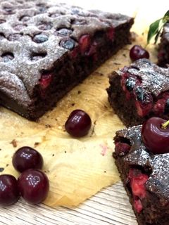 Kakaós-meggyes piskóta recept fotója