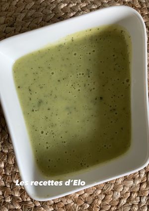Une photo de Soupe courgette kiri au Cookeo