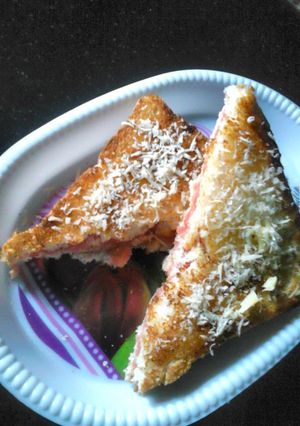 A picture of Cheese jam Toast sandvich.