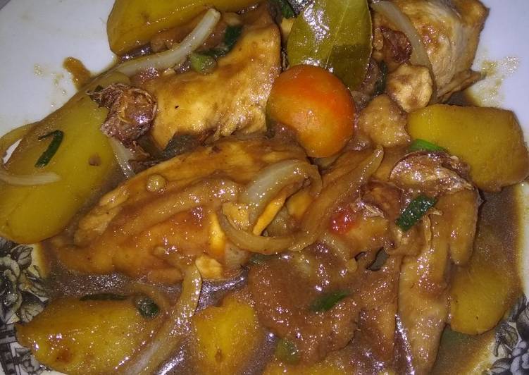 Semur ayam kentang
