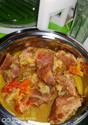A picture of Meat soup.