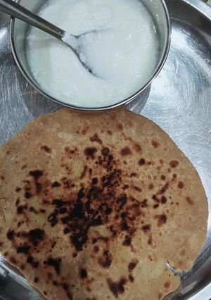 A picture of Aloo ka paratha.