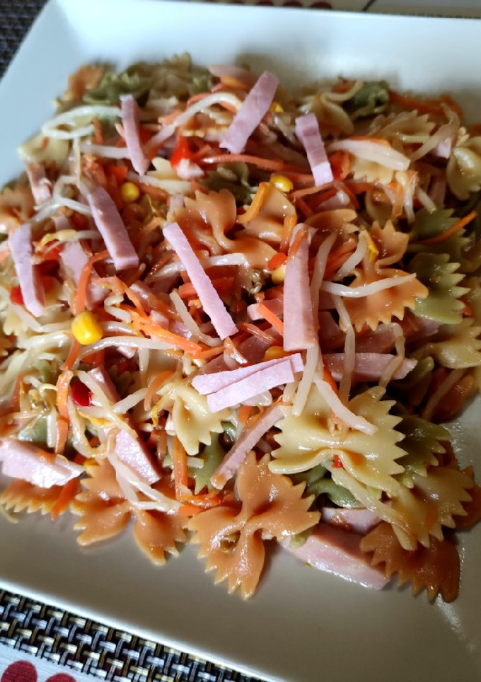 Una foto de Ensalada de pasta al estilo chino en 14 minutos