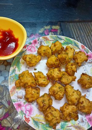 गोभी के पकौड़े (gobi ke pakode recipe in Hindi) रेसिपी मुख्य फोटो