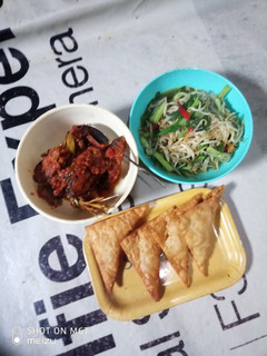 Foto resep Ikan bandeng sambel+oseng sawi ijo toge+samosa tahu kulitpangsit