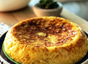 Foto principal de Grande y jugosa tortilla de patatas con poco aceite en Olla GM modelo H