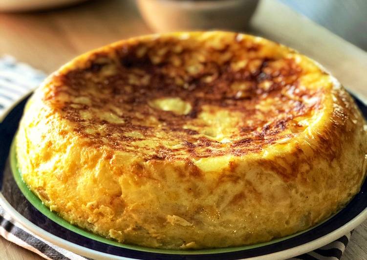 Grande y jugosa tortilla de patatas con poco aceite en Olla GM modelo H