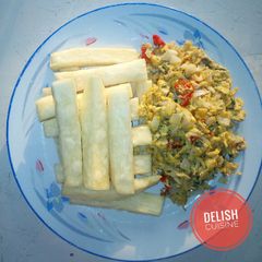 A picture of Fried yam and scrambled eggs.