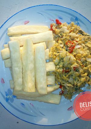 A picture of Fried yam and scrambled eggs.