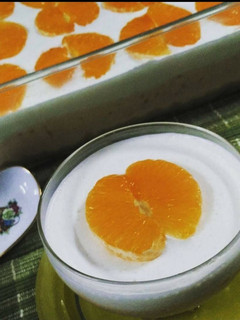 A picture of Orange mousse.