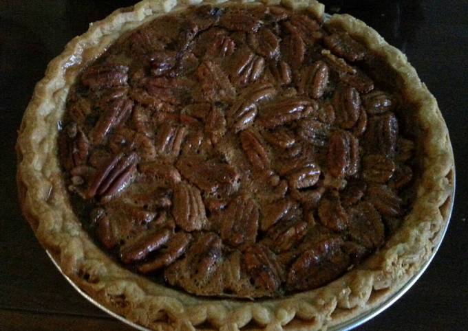 Steps to Prepare Super Quick Homemade Charlotte&#39;s Famous Pecan Pie