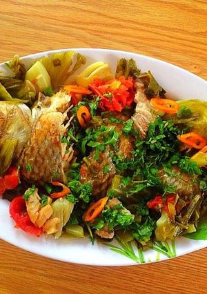 Hình của món Cá chép om dưa.
