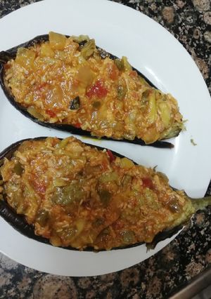 Una foto de Berenjena rellena de atún al micro