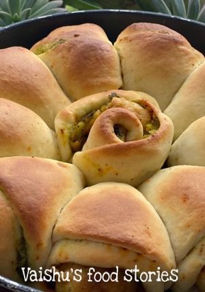 A picture of Vadapav Twister.