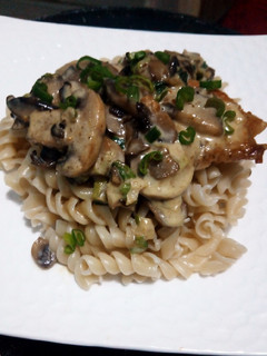Una foto de Carré de Cerdo con Crema de Champiñones y Curry