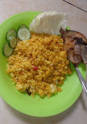 Foto resep 14.Nasi goreng kuning