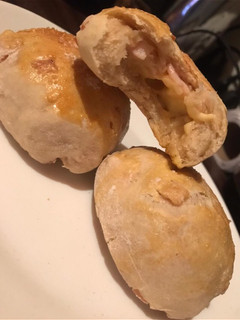 Una foto de Panecitos con queso dentro 🤤🤤🤤
