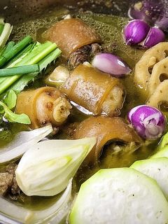 Hình của món Lẩu đuôi bò 🍲.