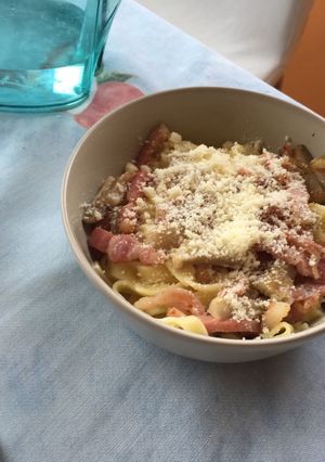 Una foto de Spaghetti carbonara