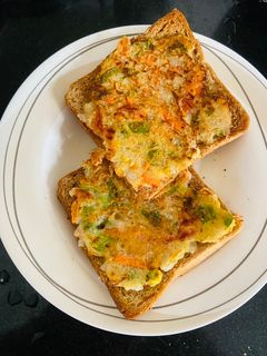 सूजी टोस्ट(suji toast recipe in hindi) रेसिपी मुख्य फोटो