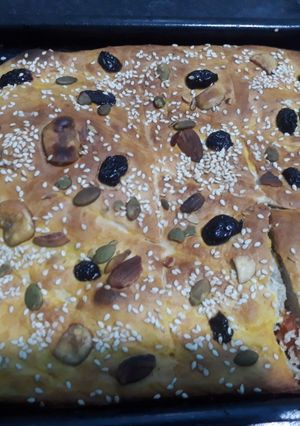 A picture of Fruit and nut bakarkhani.