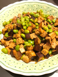毛豆炒豆乾（全素） 的食譜成品照片
