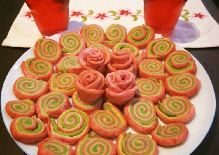 How to Make Quick Colourful Swirl Mathri And Rose Mathri