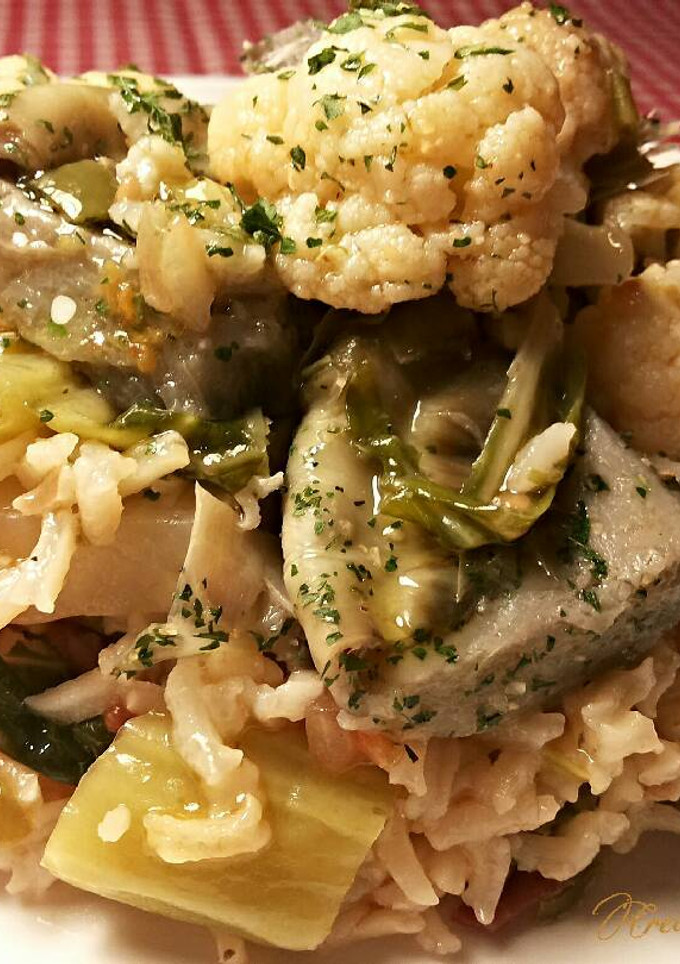 Una foto de Arroz largo con judías verdes, alcachofas y coliflor