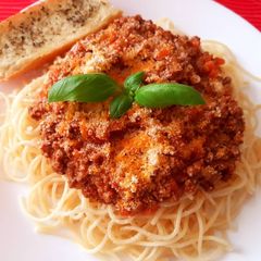 A picture of Bolognese pasta.