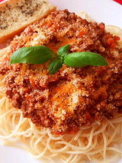 A picture of Bolognese pasta.