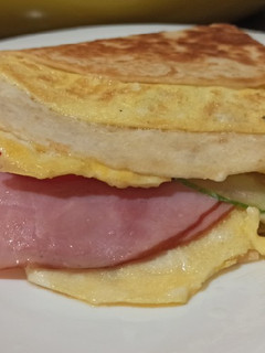 Tojásos tortilla szendvics recept fotója