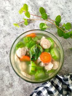 Foto resep Sup Oyong Ayam Bakso
